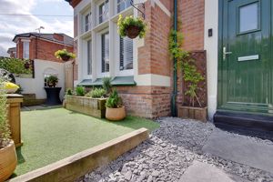 Front Courtyard/Garden Area- click for photo gallery